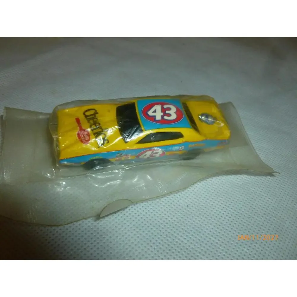 Hot Wheels 2003 Salute to Richard Petty 74 Dodge‎ Charger #43 Cheerios SEALED